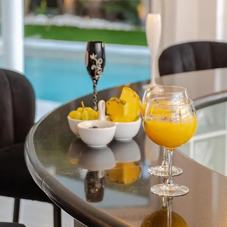 Apartment Tropical 4 Bdrm In Prime Location W Jacuzzi